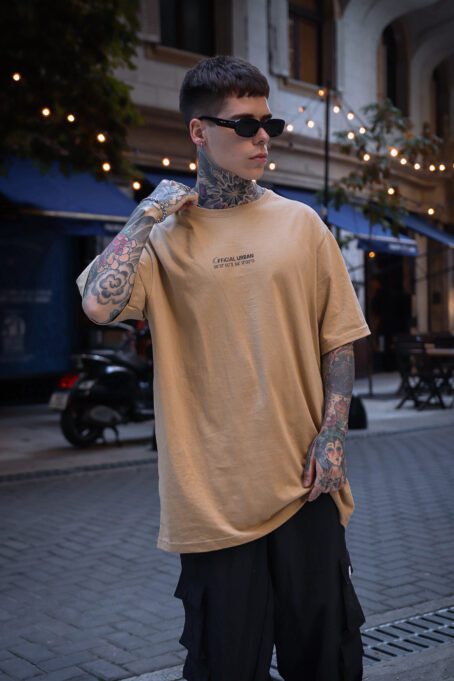 REMERA URBAN BASIC CAMEL - Imagen 5