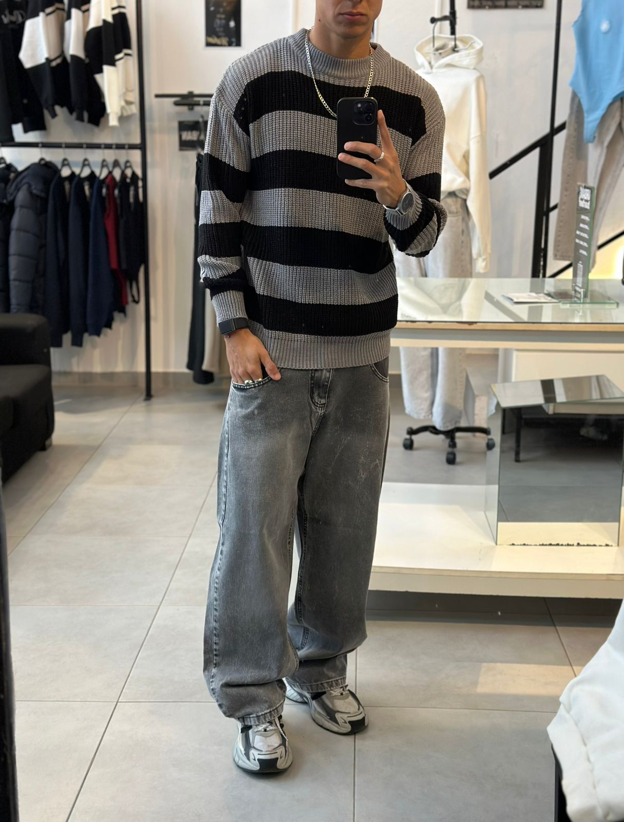 SWEATER RAYAS URBAN BLACK - Imagen 2