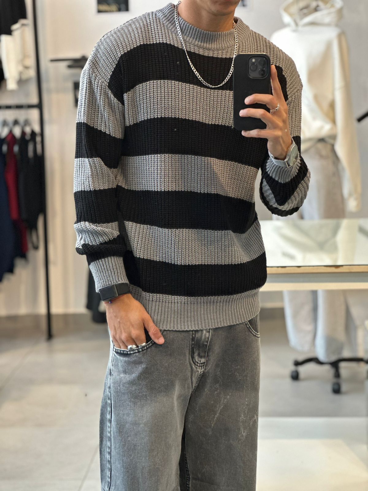 SWEATER RAYAS URBAN BLACK - Imagen 3